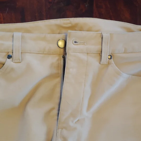 Too Small - Picture 4 of 4